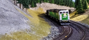 SD60M-at-Summit