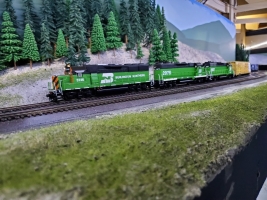 Train-618-at-Belton