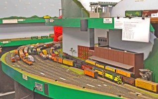 pw-gateway-yard-12-8-2012-switch-engine-in-yard-cnw-turn-atsf-turn-in-back-coal-cars