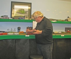 peoria-western-mr-z-train-copher-cuts-away-the-engines-1
